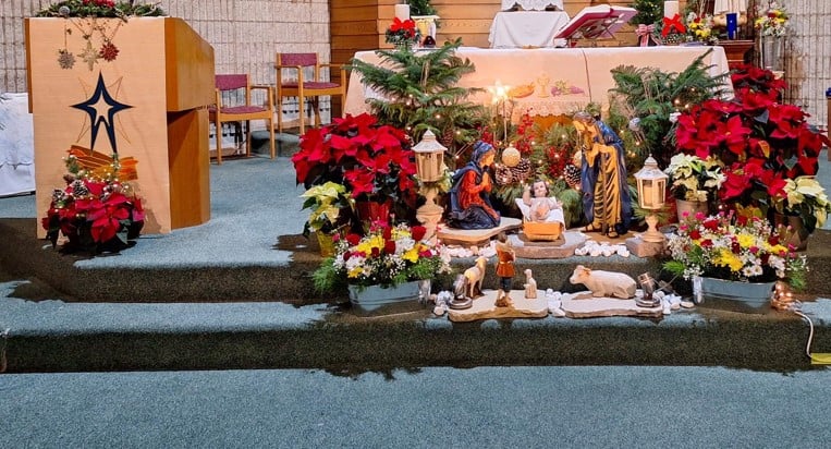 Christmas ALtar23-vb.jpg